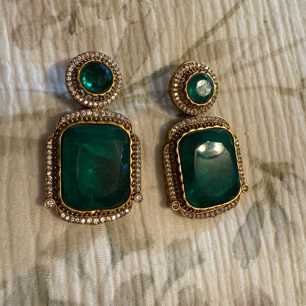 Elegant Green and antique Gold finish Earrings
